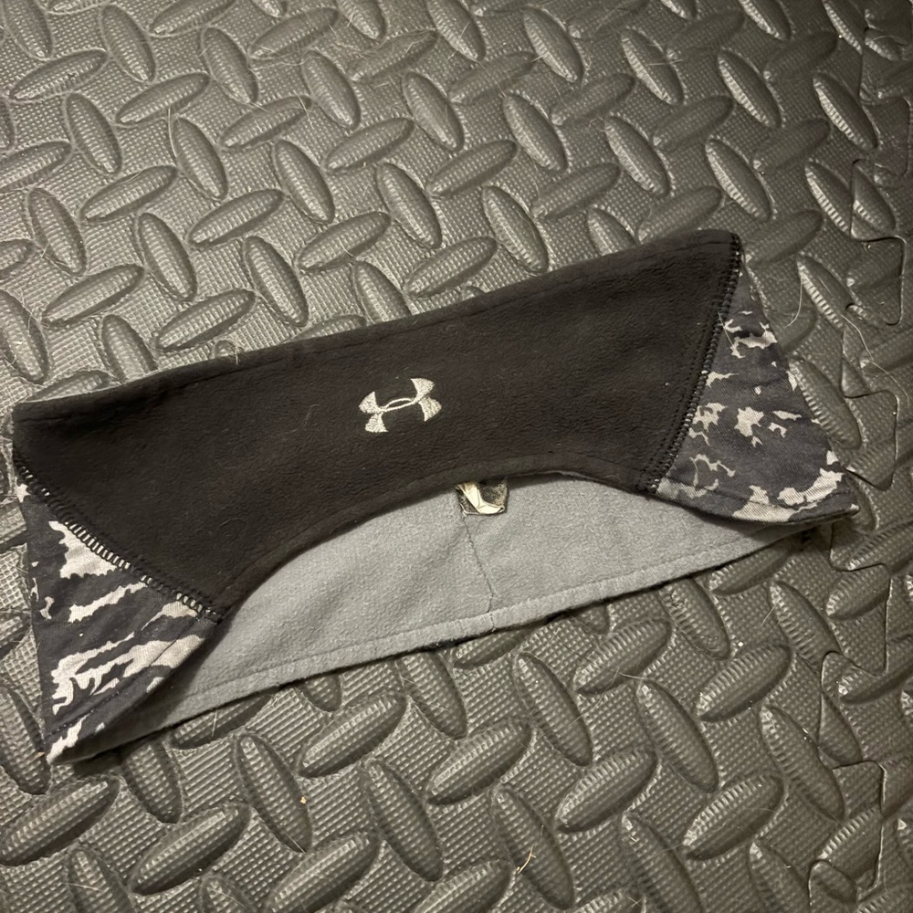 Under Armour Black and Gray Camo Headband